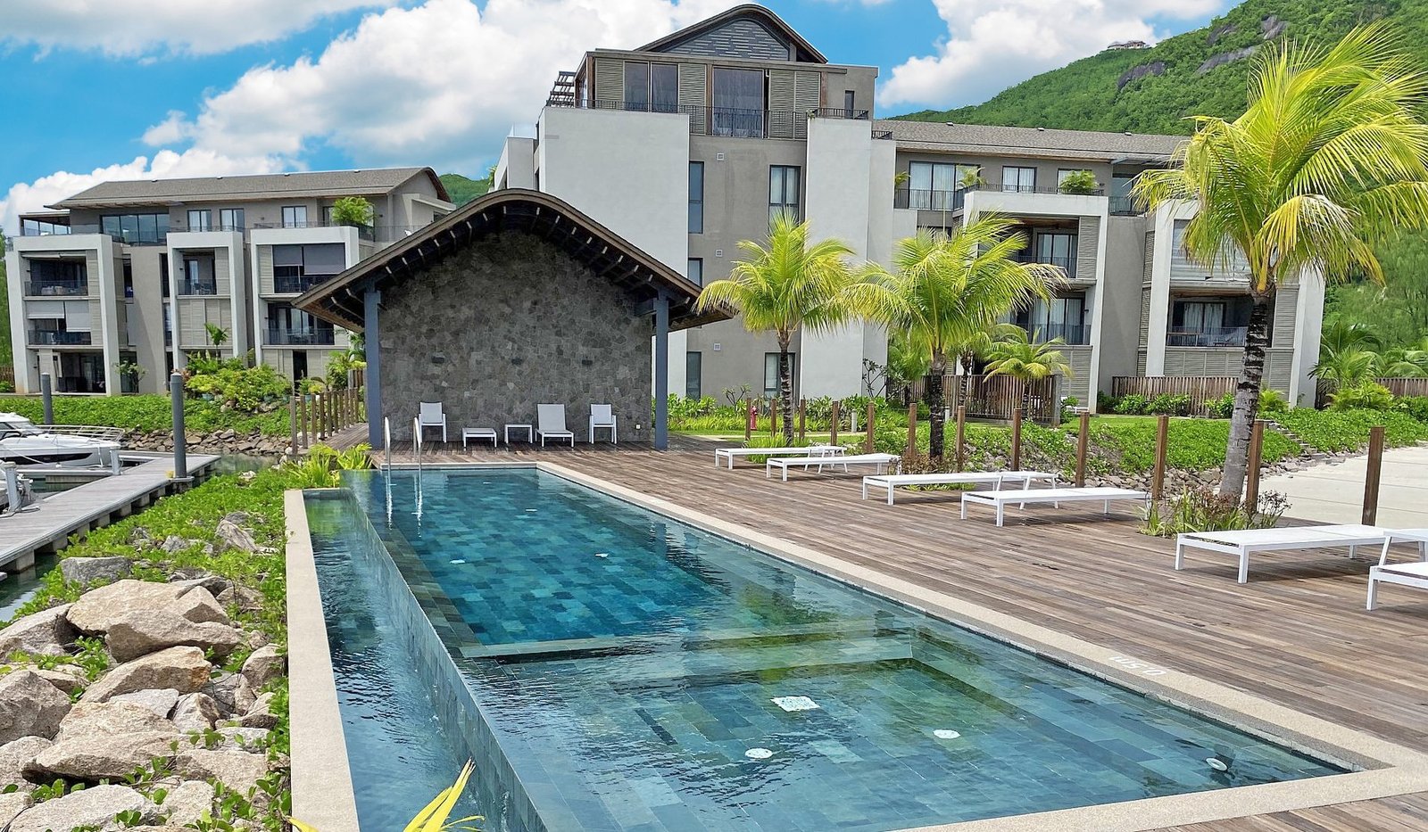 Luxury Seaside Apartment In Seychelles Apartment in Providence, Cascade, Seychelles 1 - 15213958