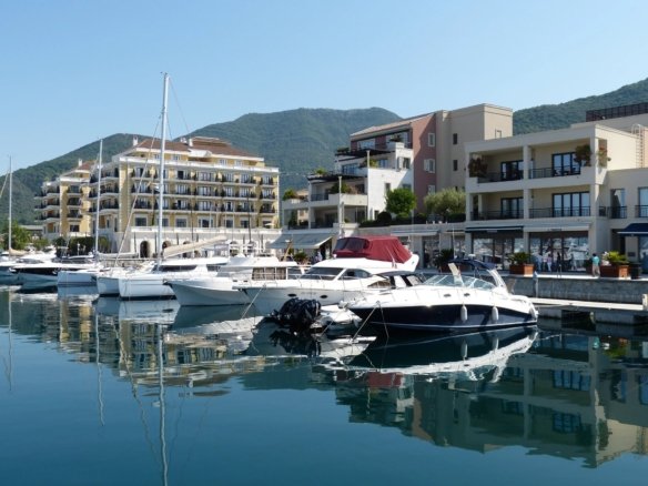 Apartment in Tivat, Tivat Municipality, Montenegro 1 - 14487854