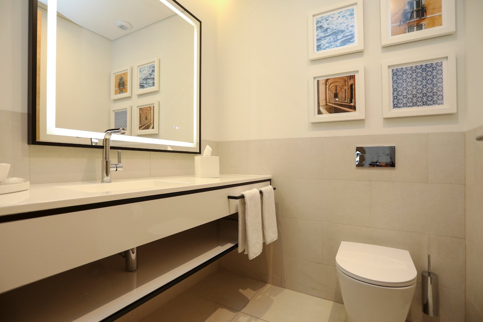 Fantastic Luxury 3 Bedroom Apartment At The Prestigious Hyatt Regency Lisbon Hotel Condo in Belem, Lisbon, Portugal 1 - 14594671