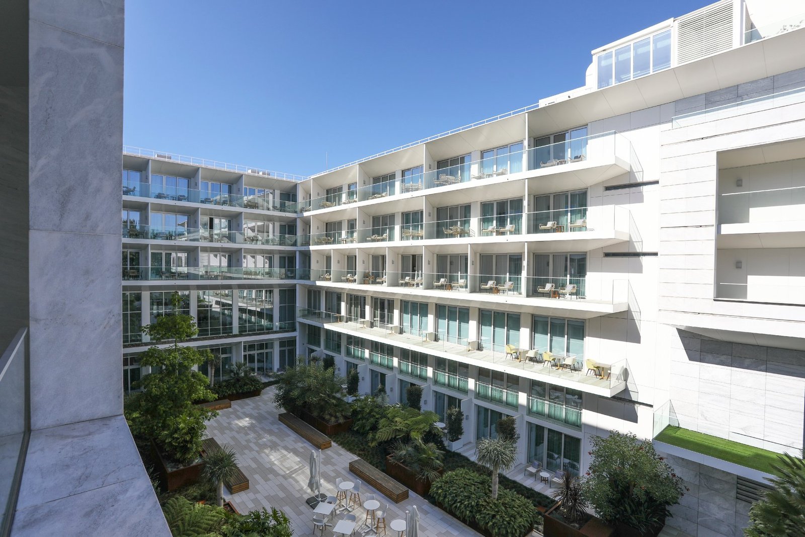 Fantastic Luxury 3 Bedroom Apartment At The Prestigious Hyatt Regency Lisbon Hotel Condo in Belem, Lisbon, Portugal 1 - 14594671