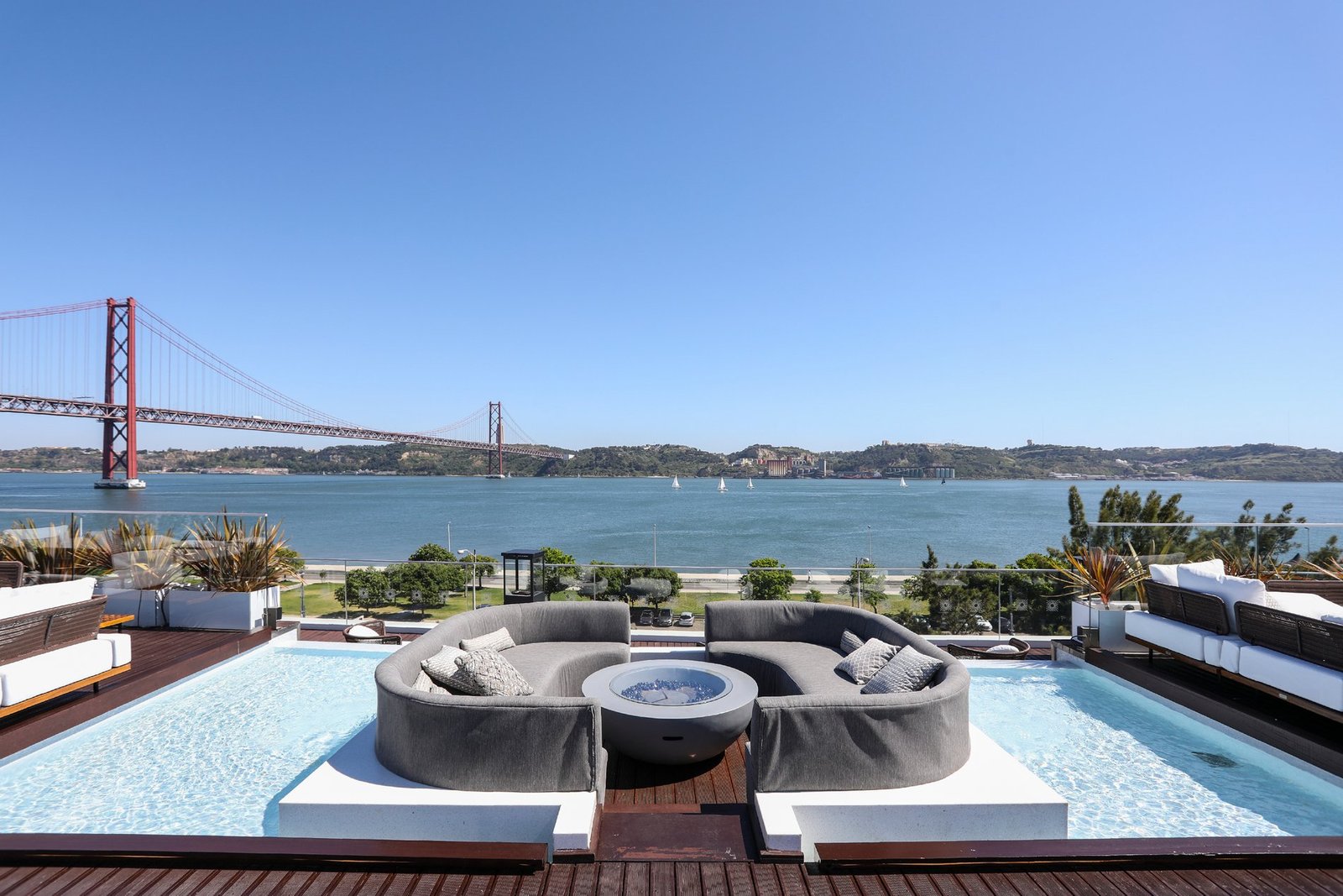 Fantastic Luxury T2 At The Prestigious Hyatt Regency Lisbon Hotel* Condo in Belem, Lisbon, Portugal 1 - 14594672