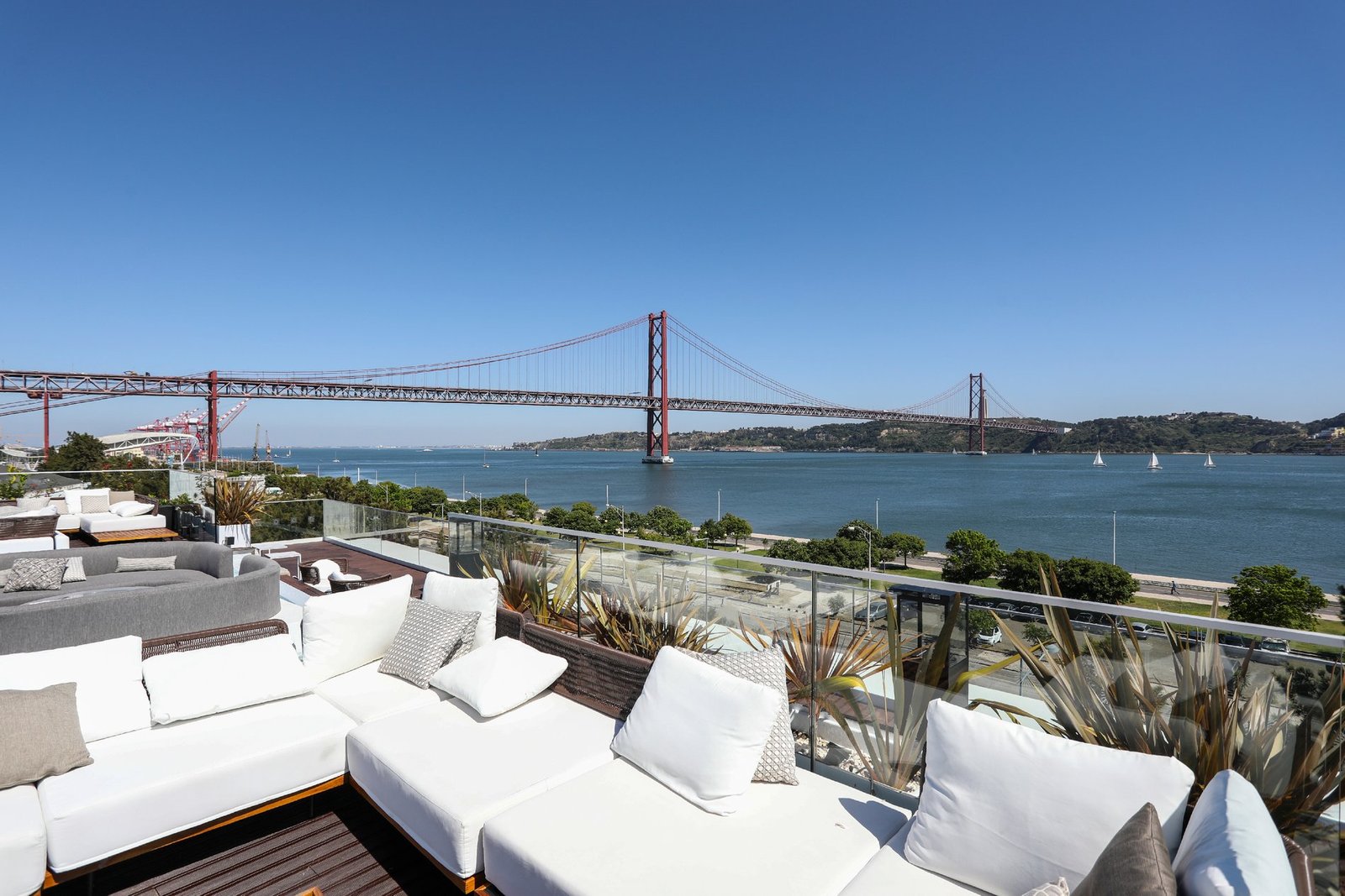 Fantastic Luxury T2 At The Prestigious Hyatt Regency Lisbon Hotel* Condo in Belem, Lisbon, Portugal 1 - 14594672