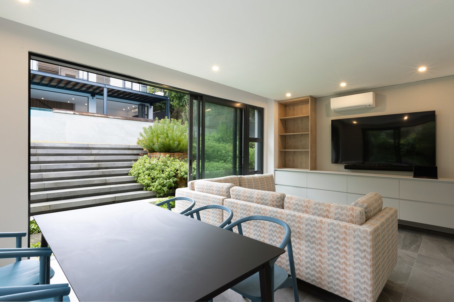 Sophisticated Dual Home Residence The Glen, Camps Bay Country House in Cape Town, Western Cape, South Africa 1 - 15390551