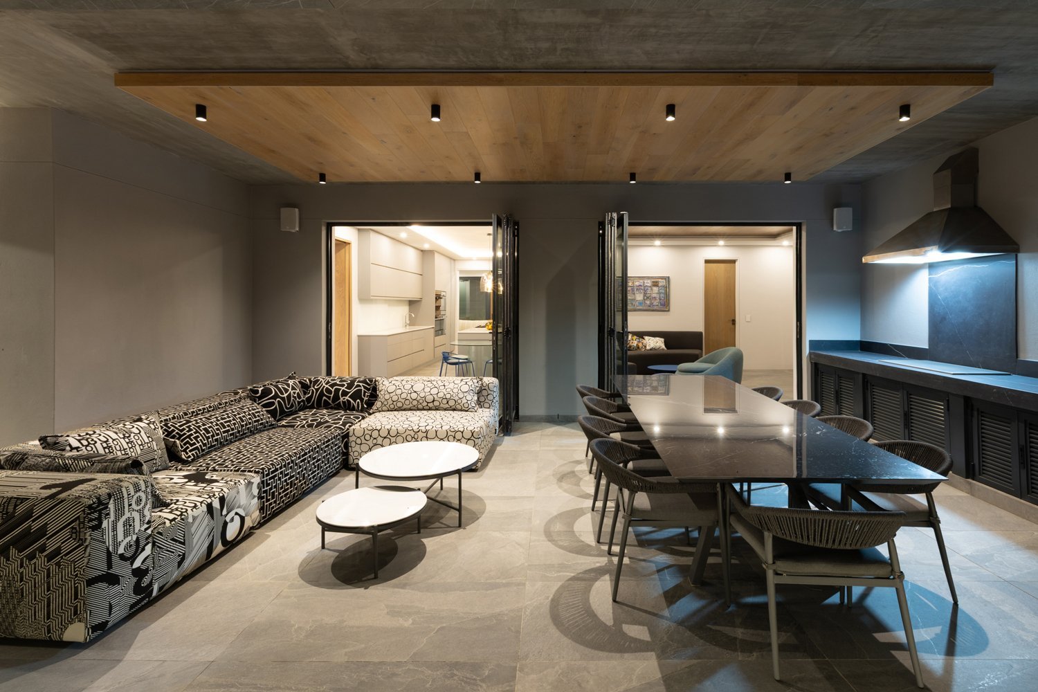 Sophisticated Dual Home Residence The Glen, Camps Bay Country House in Cape Town, Western Cape, South Africa 1 - 15390551