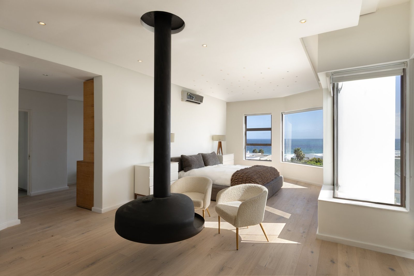 Modern Elegance With Majestic Views Country House in Cape Town, Western Cape, South Africa 1 - 16092977