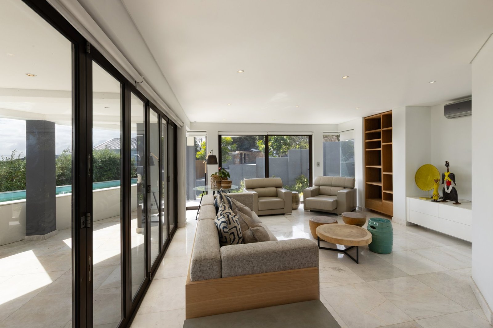 Modern Elegance With Majestic Views Country House in Cape Town, Western Cape, South Africa 1 - 16092977