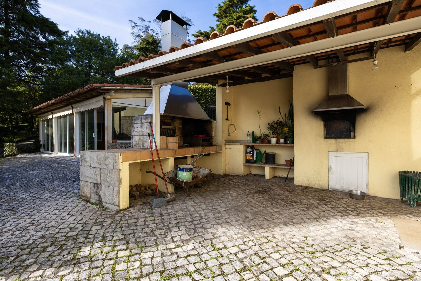 Quinta Da Pena Barra – A Luxurious Retreat In Belas Estate in Belas, Lisbon, Portugal 1 - 15737607