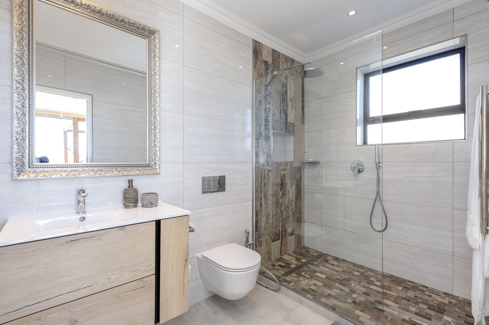 Vat Inclusive No Transfer Duty House in Cape Town, Western Cape, South Africa 1 - 15776314