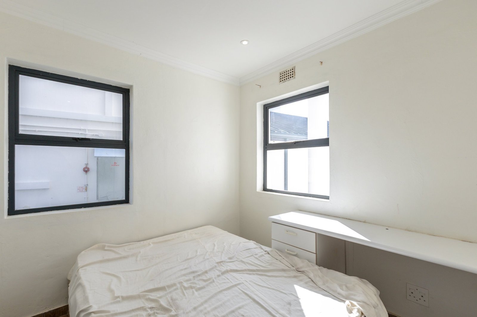 Vat Inclusive No Transfer Duty House in Cape Town, Western Cape, South Africa 1 - 15776314