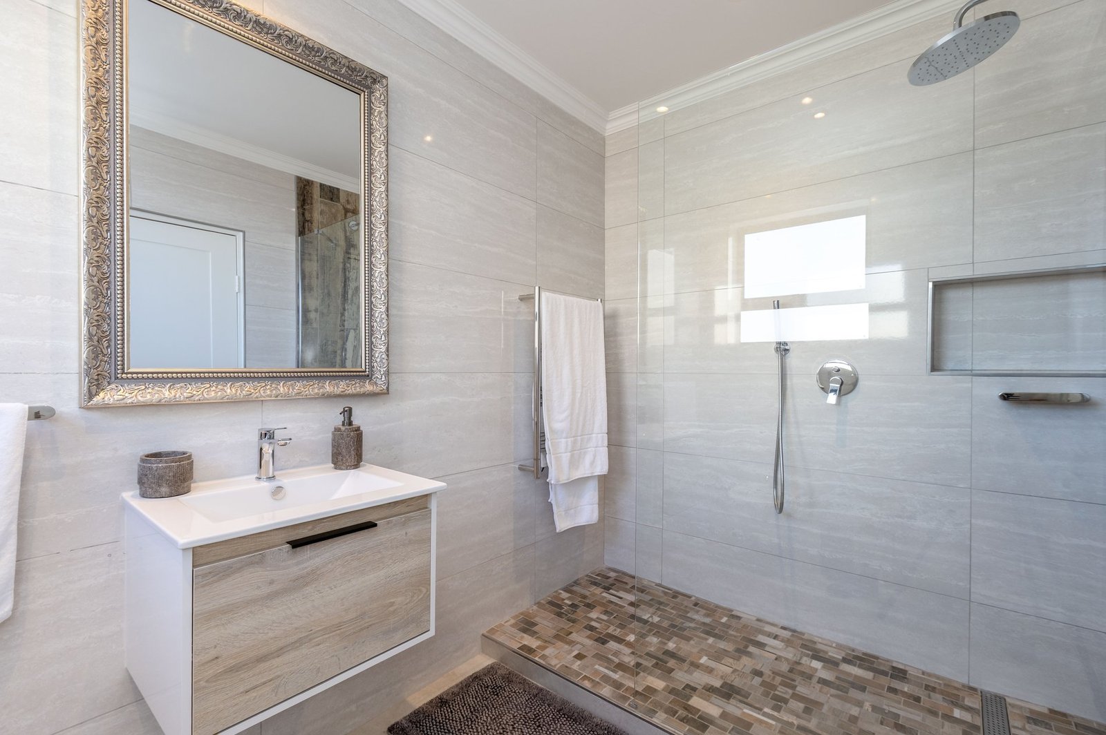 Vat Inclusive No Transfer Duty House in Cape Town, Western Cape, South Africa 1 - 15776314