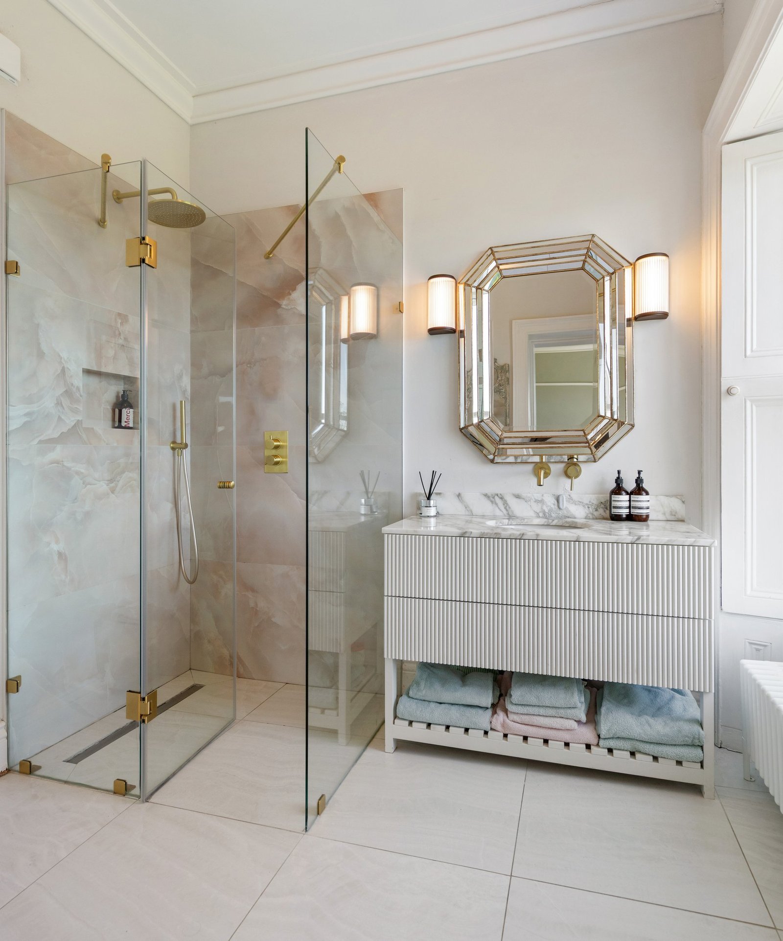 Landmark Victorian Villa Showcasing Killiney’s Rich Heritage And Elegant Italianate Design. House in Dublin, County Dublin, Ireland 1 - 15829981