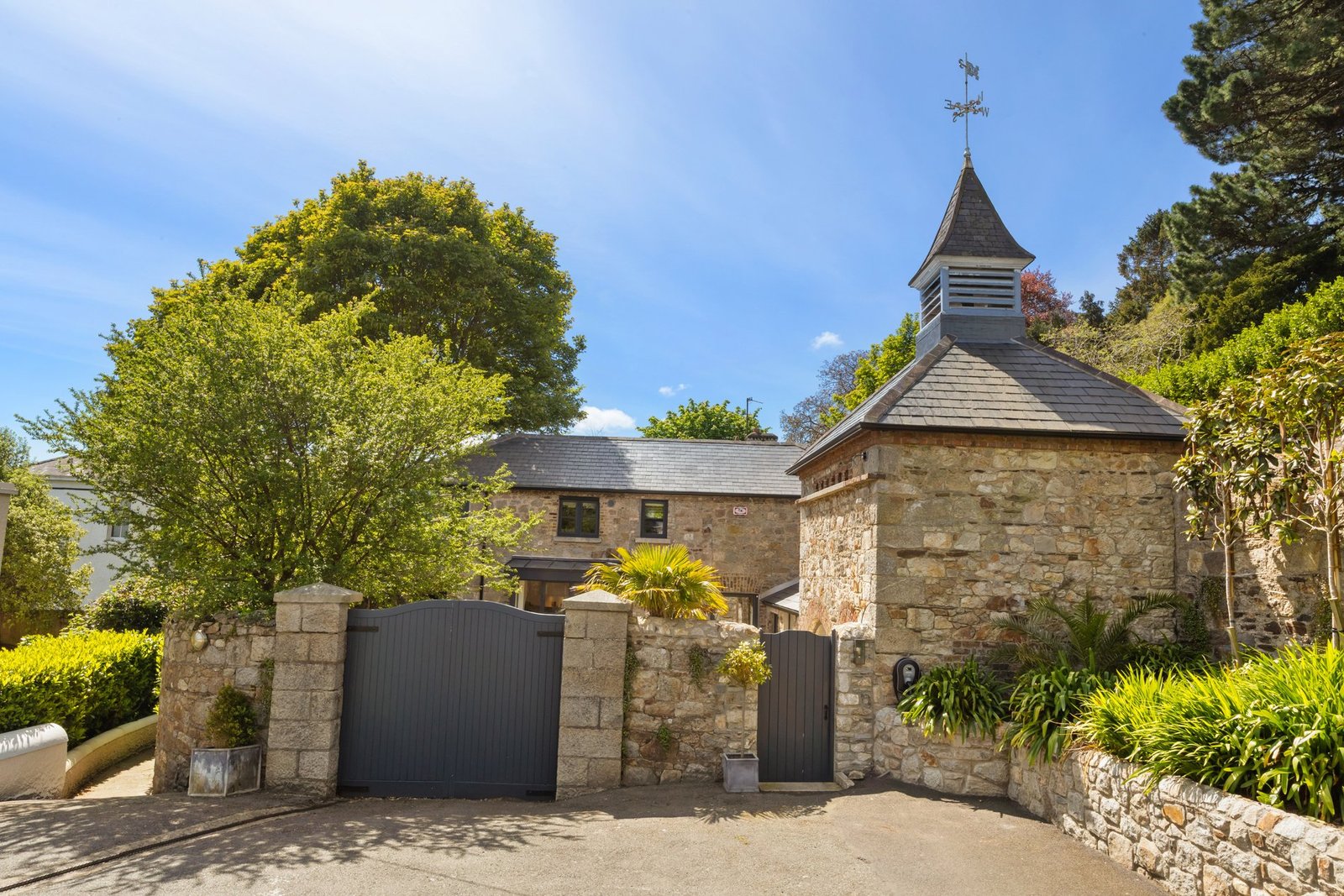 Victorian Villa With Italianate Design & Mews In The Heart Of Historic Killiney House in Dublin, County Dublin, Ireland 1 - 15830949
