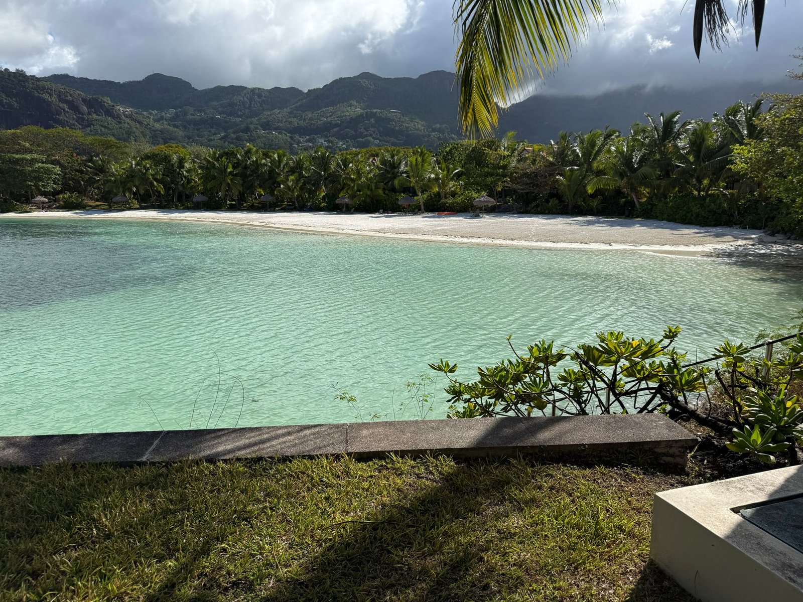 Beachfront 3 Bedroom House For Sale On Eden Island With Private Pool & Mooring House in Providence, Cascade, Seychelles 1 - 16202243