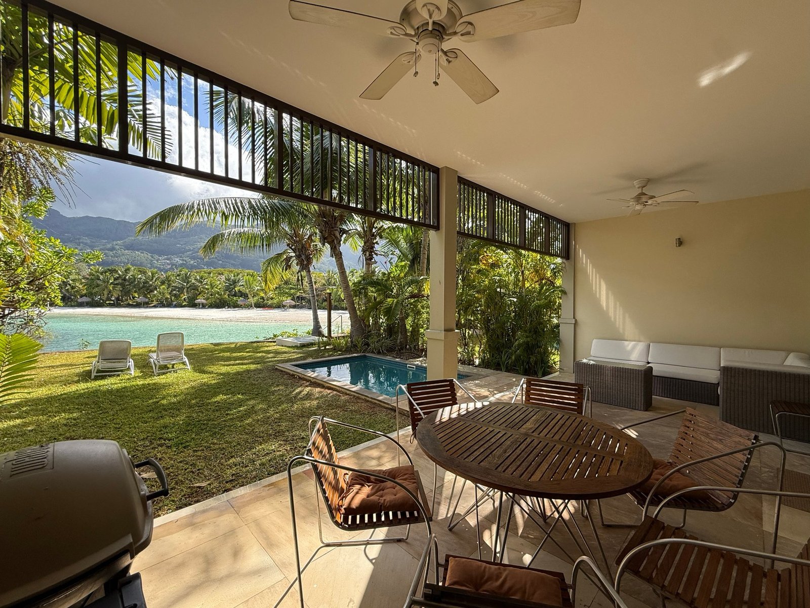 Beachfront 3 Bedroom House For Sale On Eden Island With Private Pool & Mooring House in Providence, Cascade, Seychelles 1 - 16202243