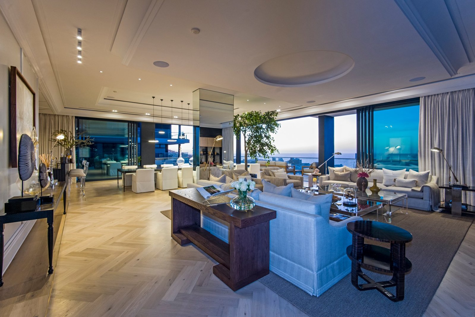 One Of A Kind Penthouse With Breathtaking Views Across Cape Town’s Atlantic Seaboard & Lions Head Penthouse in Cape Town, Western Cape, South Africa 1 - 13627005
