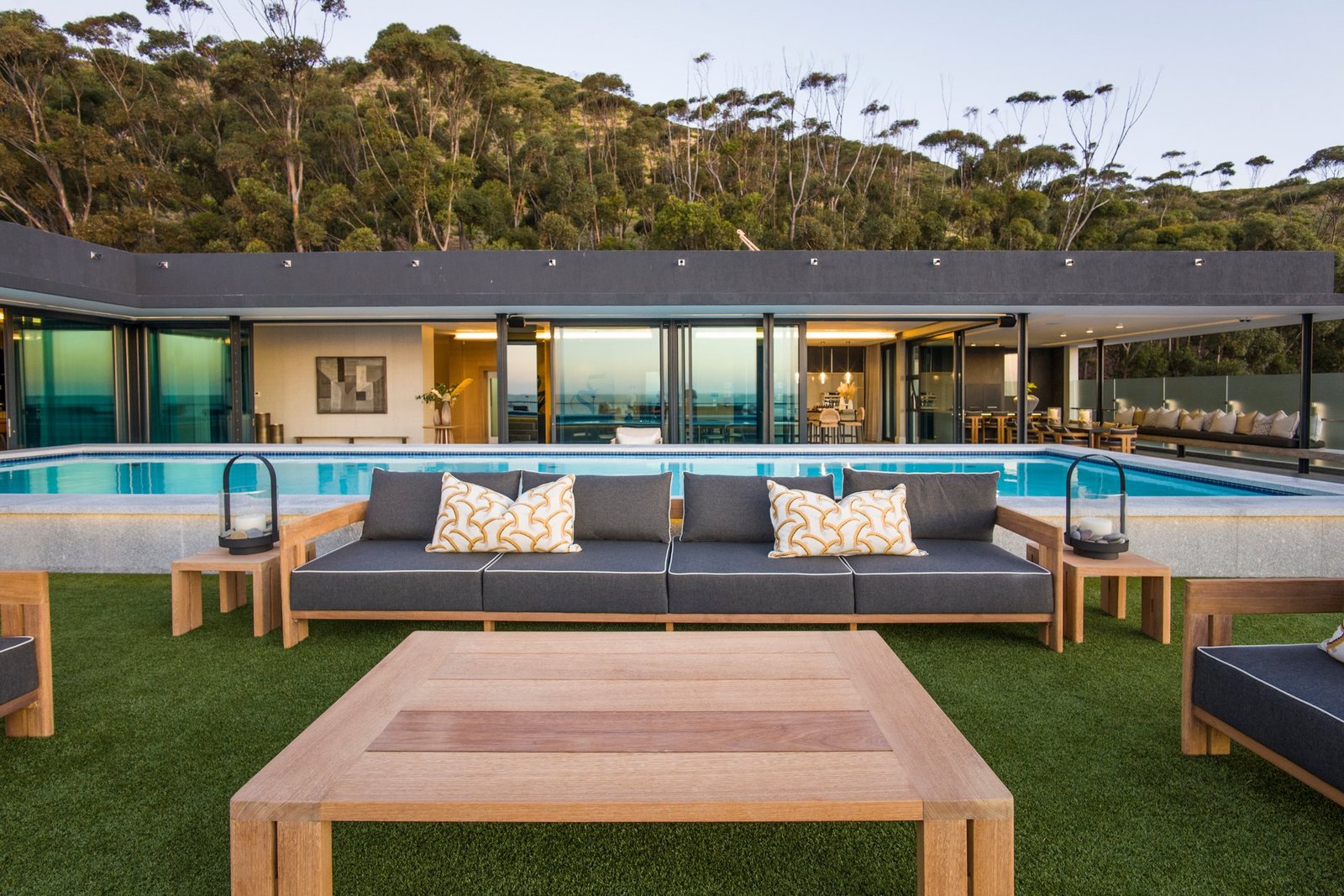 One Of A Kind Penthouse With Breathtaking Views Across Cape Town’s Atlantic Seaboard & Lions Head Penthouse in Cape Town, Western Cape, South Africa 1 - 13627005