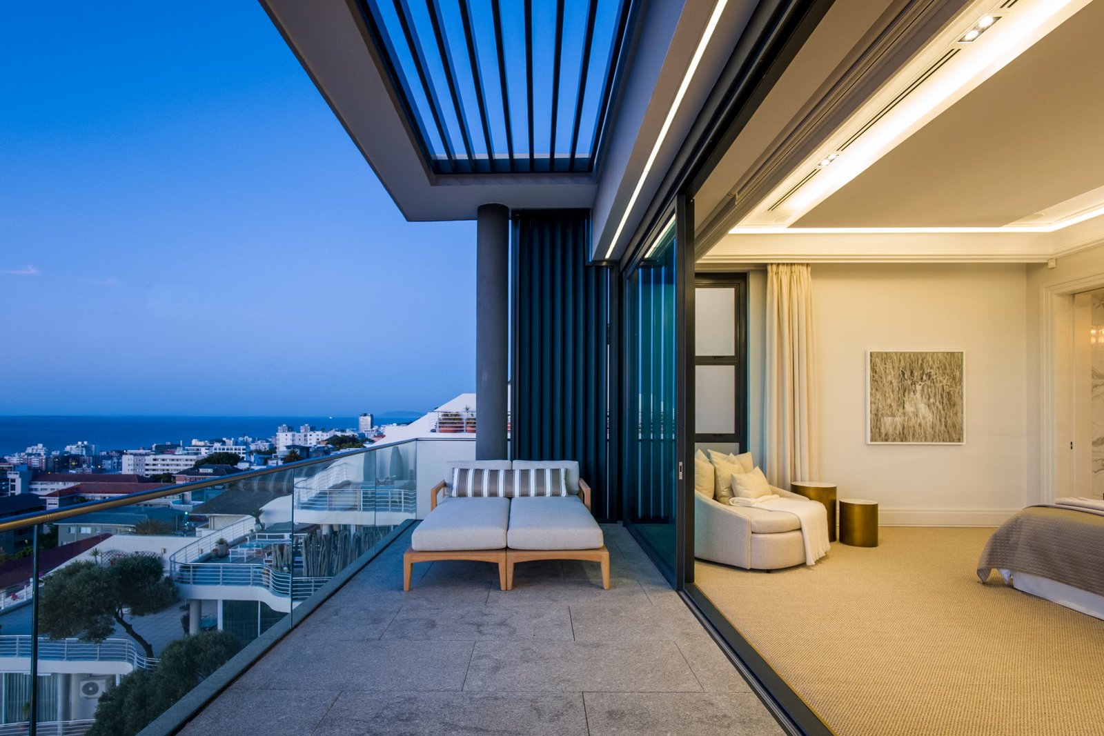 One Of A Kind Penthouse With Breathtaking Views Across Cape Town’s Atlantic Seaboard & Lions Head Penthouse in Cape Town, Western Cape, South Africa 1 - 13627005