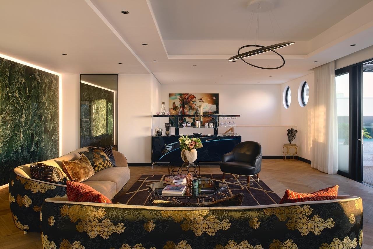 Rising Above Expectation: The Onyx Duplex Penthouse. Penthouse in Cape Town, Western Cape, South Africa 1 - 16391226