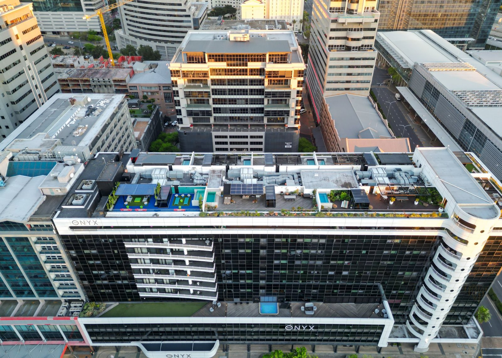 Rising Above Expectation: The Onyx Duplex Penthouse. Penthouse in Cape Town, Western Cape, South Africa 1 - 16391226