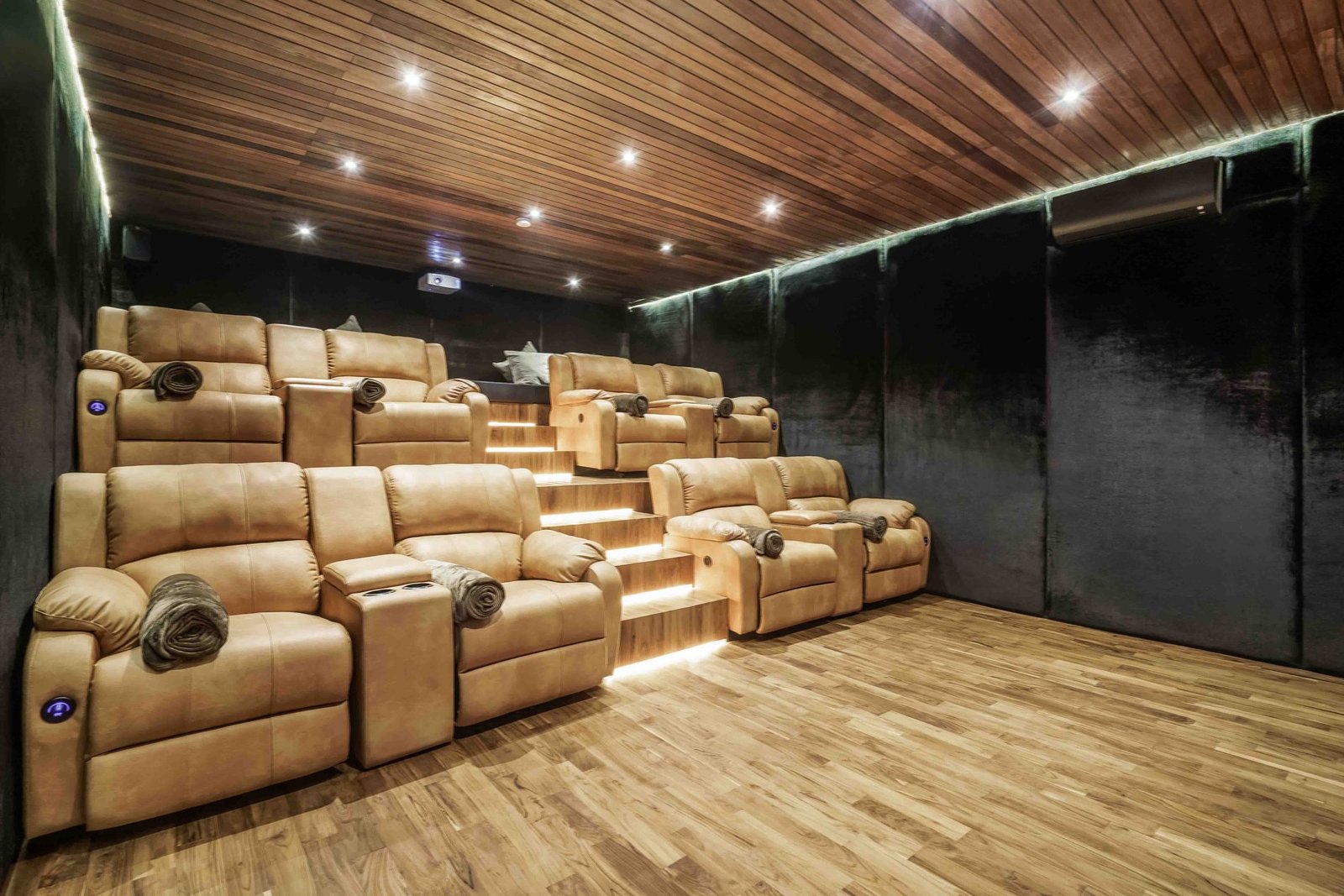 6 Bedroom Leasehold Villa In Ubud Villa in Bali, Indonesia 1 - 13859664