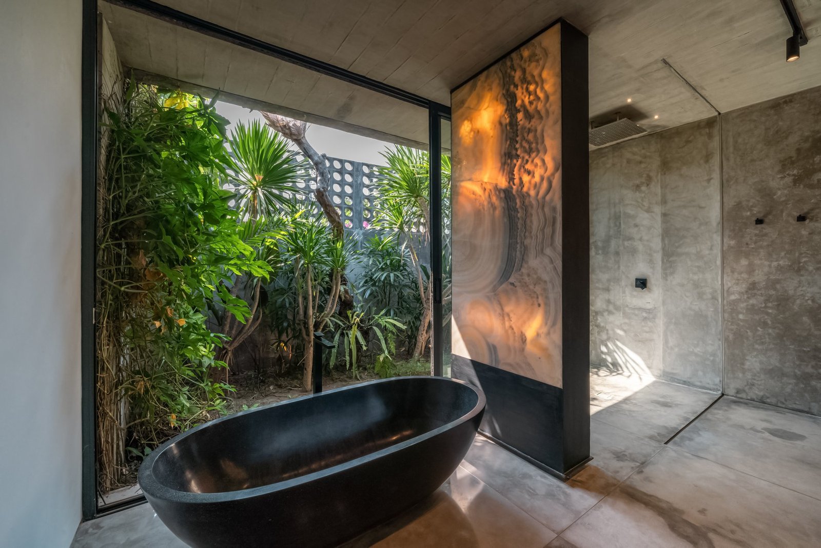 5 Bedroom Freehold Villa In Canggu Villa in Bali, Indonesia 1 - 15881012