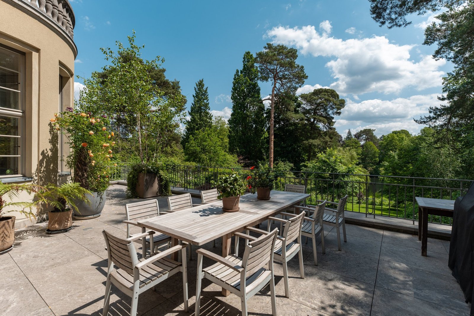 One Of A Kind Private Lakefront Legacy Villa In Berlin Zehlendorf Villa in Berlin, Berlin, Germany 1 - 15875017