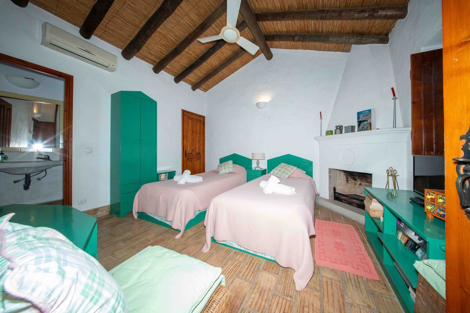 Stunning T9 Villa In Boliqueime! Villa in Boliqueime, Algarve, Portugal 1 - 16202444