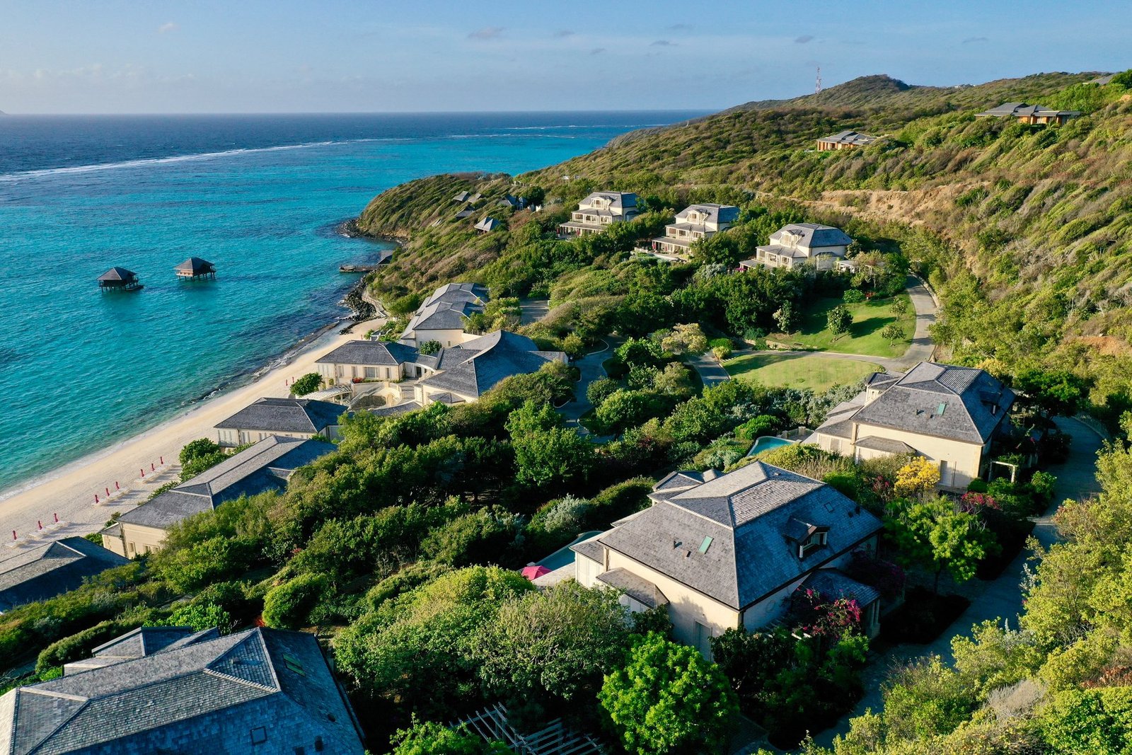 Enchanting Caribbean Villa Set In The Exclusive Mandarin Oriental Canouan Development. Villa in Canouan Island, Grenadines, Saint Vincent and the Grenadines 1 - 13531602