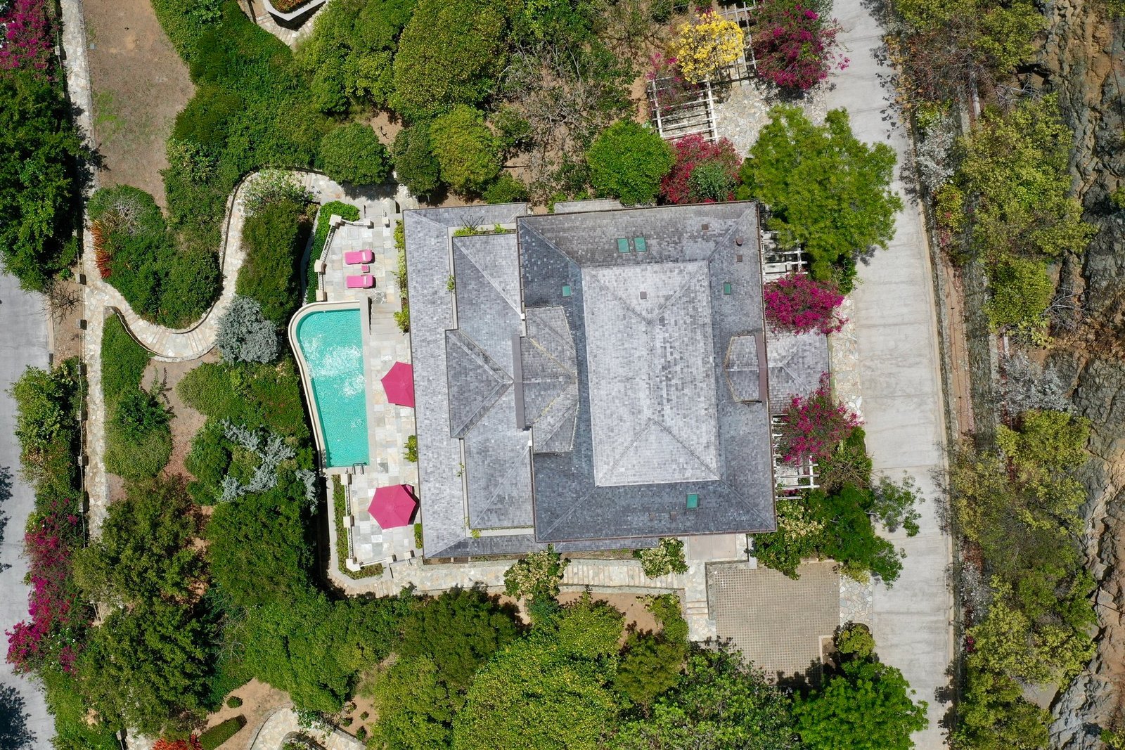 Enchanting Caribbean Villa Set In The Exclusive Mandarin Oriental Canouan Development. Villa in Canouan Island, Grenadines, Saint Vincent and the Grenadines 1 - 13531602