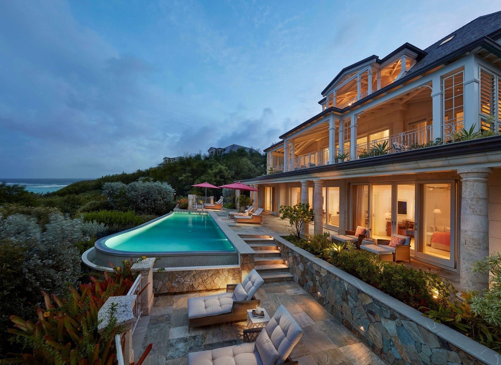 Enchanting Caribbean Villa Set In The Exclusive Mandarin Oriental Canouan Development. Villa in Canouan Island, Grenadines, Saint Vincent and the Grenadines 1 - 13531602