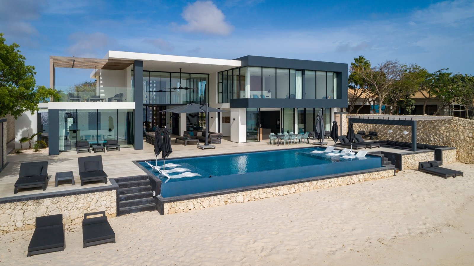 Magnificent Villa With Infinity Pool, Beach And Luxurious Interior – Caribbean Villa in Kralendijk, Bonaire, Caribbean Netherlands 1 - 15268649
