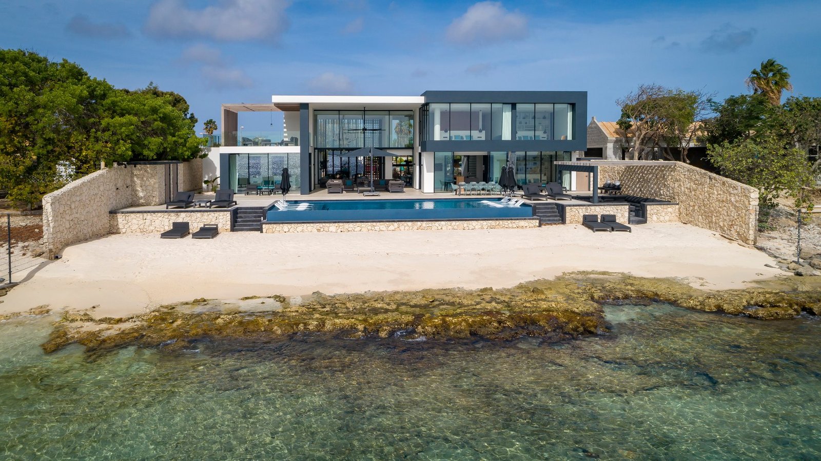 Magnificent Villa With Infinity Pool, Beach And Luxurious Interior – Caribbean Villa in Kralendijk, Bonaire, Caribbean Netherlands 1 - 15268649