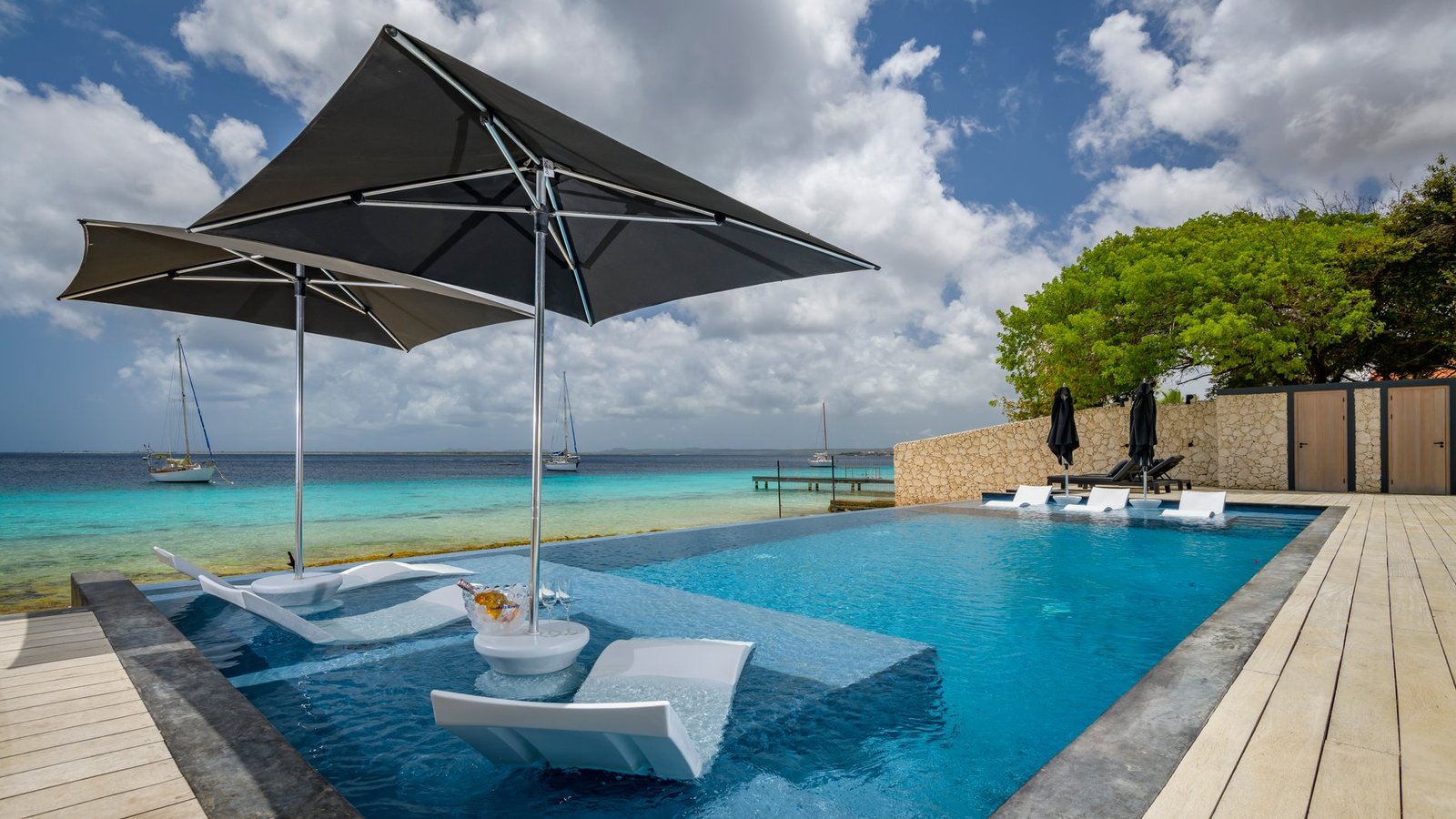 Magnificent Villa With Infinity Pool, Beach And Luxurious Interior – Caribbean Villa in Kralendijk, Bonaire, Caribbean Netherlands 1 - 15268649