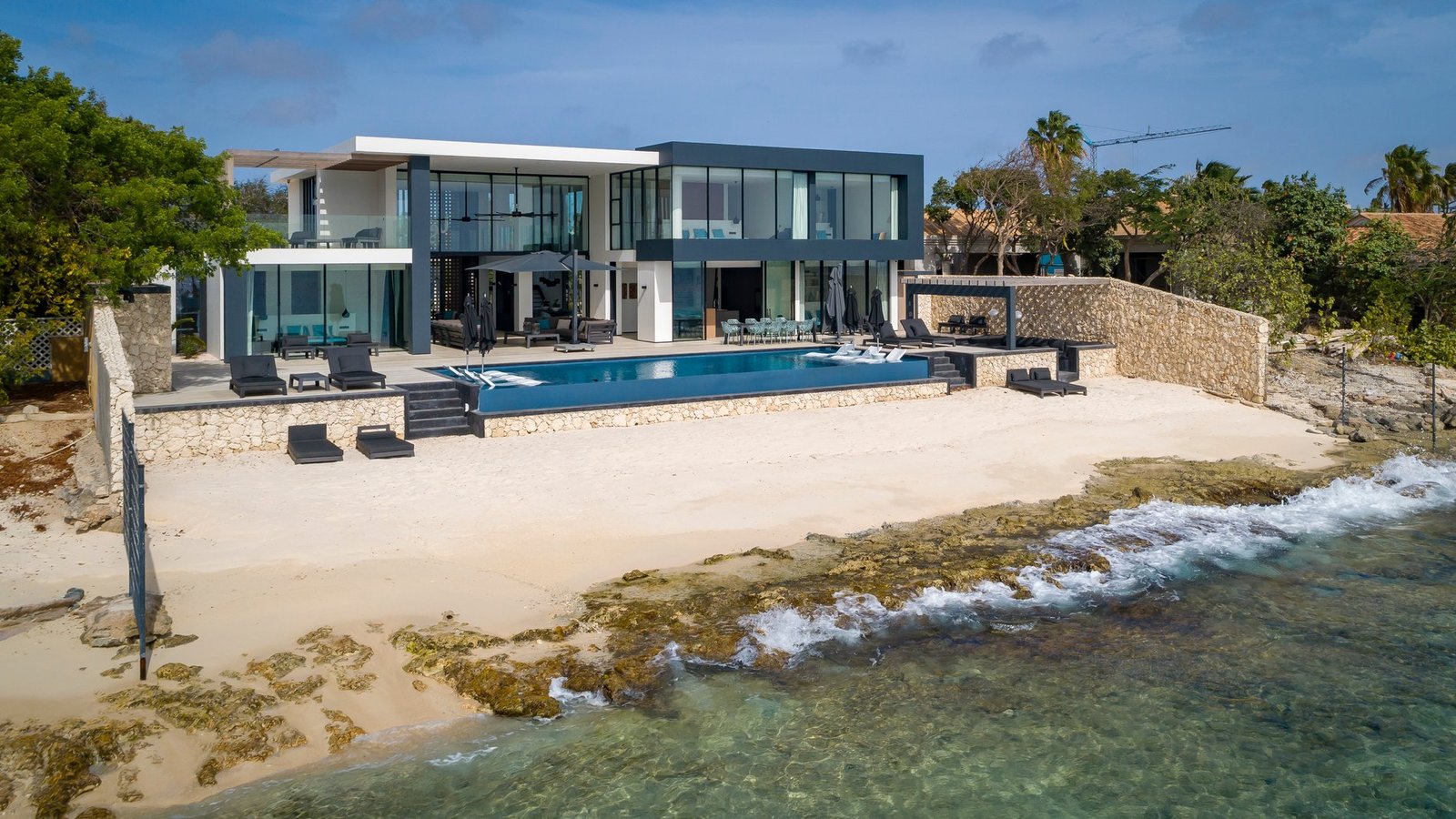 Magnificent Villa With Infinity Pool, Beach And Luxurious Interior – Caribbean Villa in Kralendijk, Bonaire, Caribbean Netherlands 1 - 15268649
