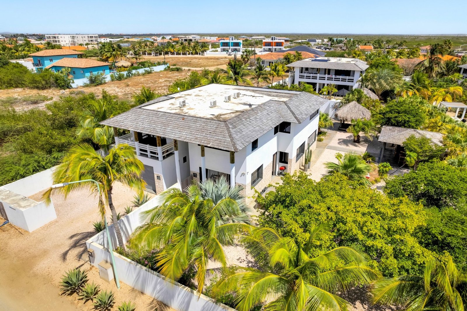 Beautiful Piet Boon Villa With 4 Spacious Bedrooms, Tropical Garden, Swimming Pool And Garage – Caribbean Villa in Kralendijk, Bonaire, Caribbean Netherlands 1 - 15344166