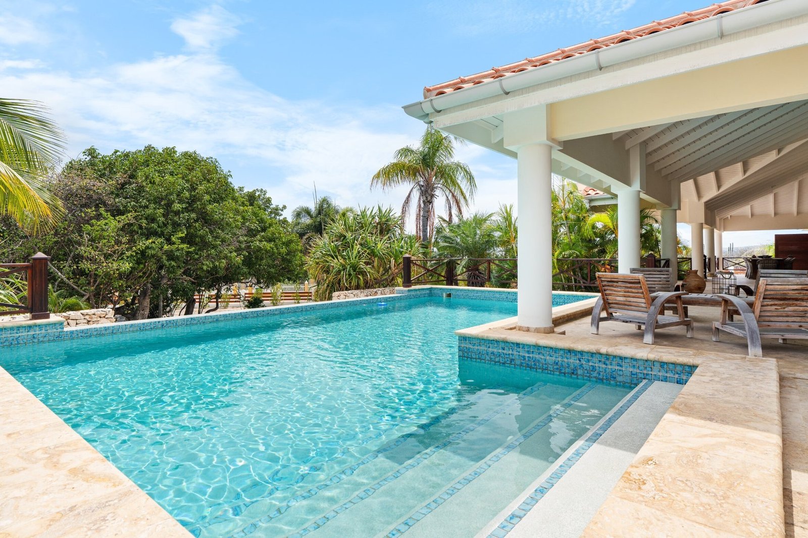 Live The Good Life With A Swimming Pool, Large Porch And Garages To Store Your Car Crown Shores 65 – Caribbean Villa in Kralendijk, Bonaire, Caribbean Netherlands 1 - 15770766