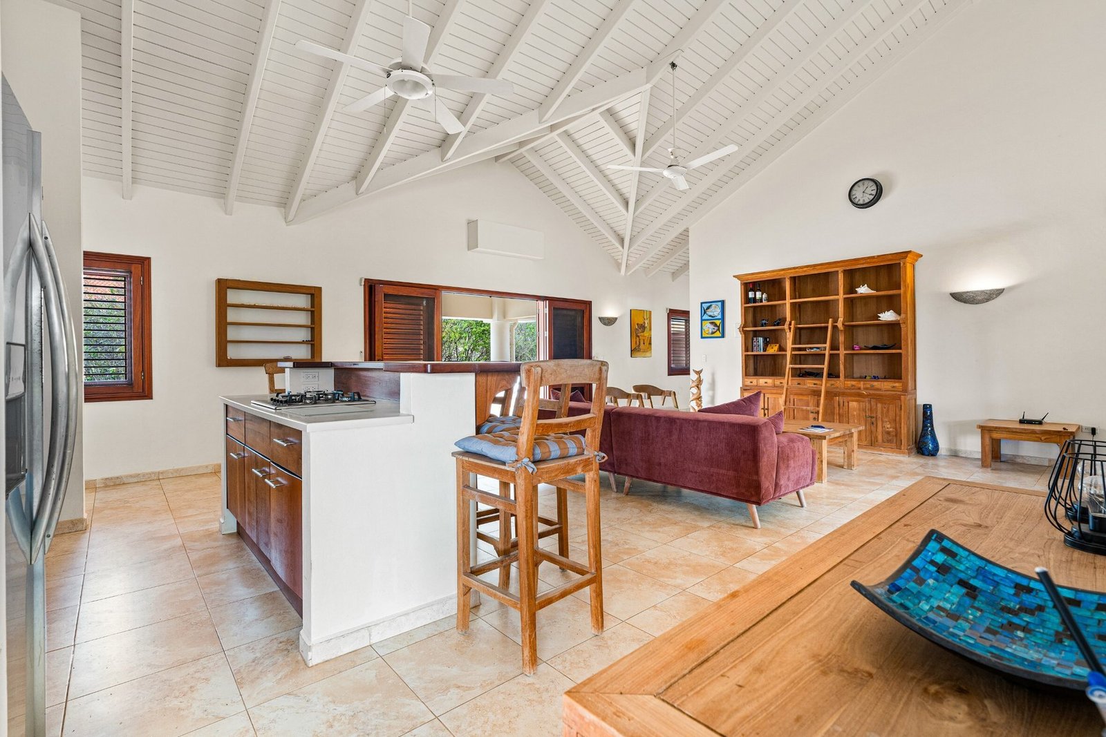 Live The Good Life With A Swimming Pool, Large Porch And Garages To Store Your Car Crown Shores 65 – Caribbean Villa in Kralendijk, Bonaire, Caribbean Netherlands 1 - 15770766