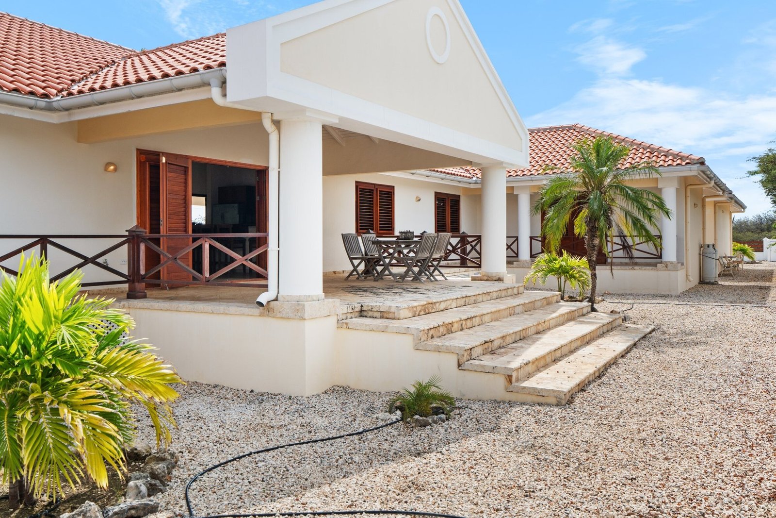 Live The Good Life With A Swimming Pool, Large Porch And Garages To Store Your Car Crown Shores 65 – Caribbean Villa in Kralendijk, Bonaire, Caribbean Netherlands 1 - 15770766