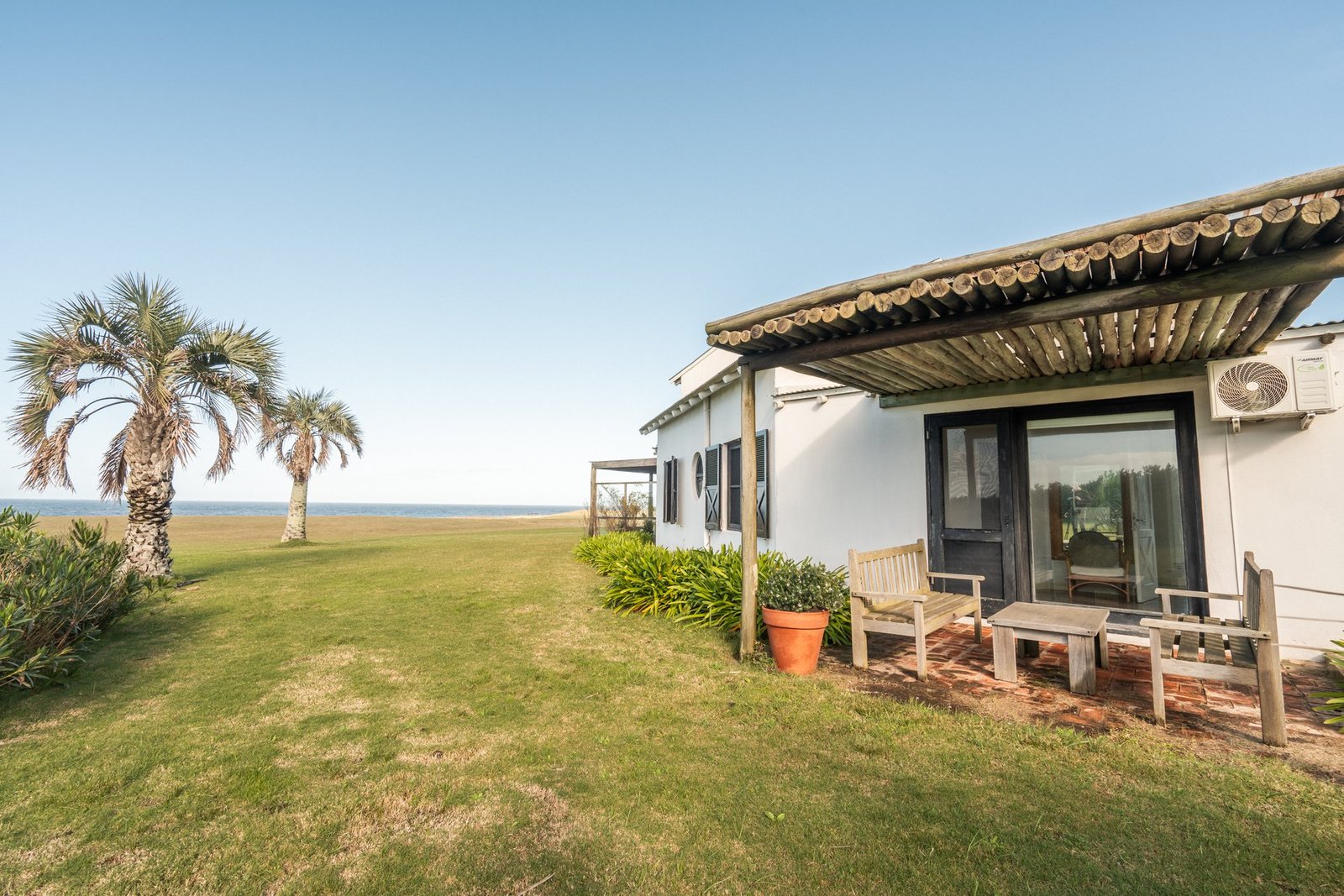 Elegant Oceanfront Home With Breathtaking Views Villa in Las Garzas, Rocha Department, Uruguay 1 - 14331733