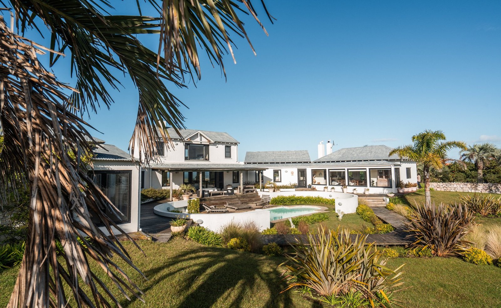 Elegant Oceanfront Home With Breathtaking Views Villa in Las Garzas, Rocha Department, Uruguay 1 - 14331733