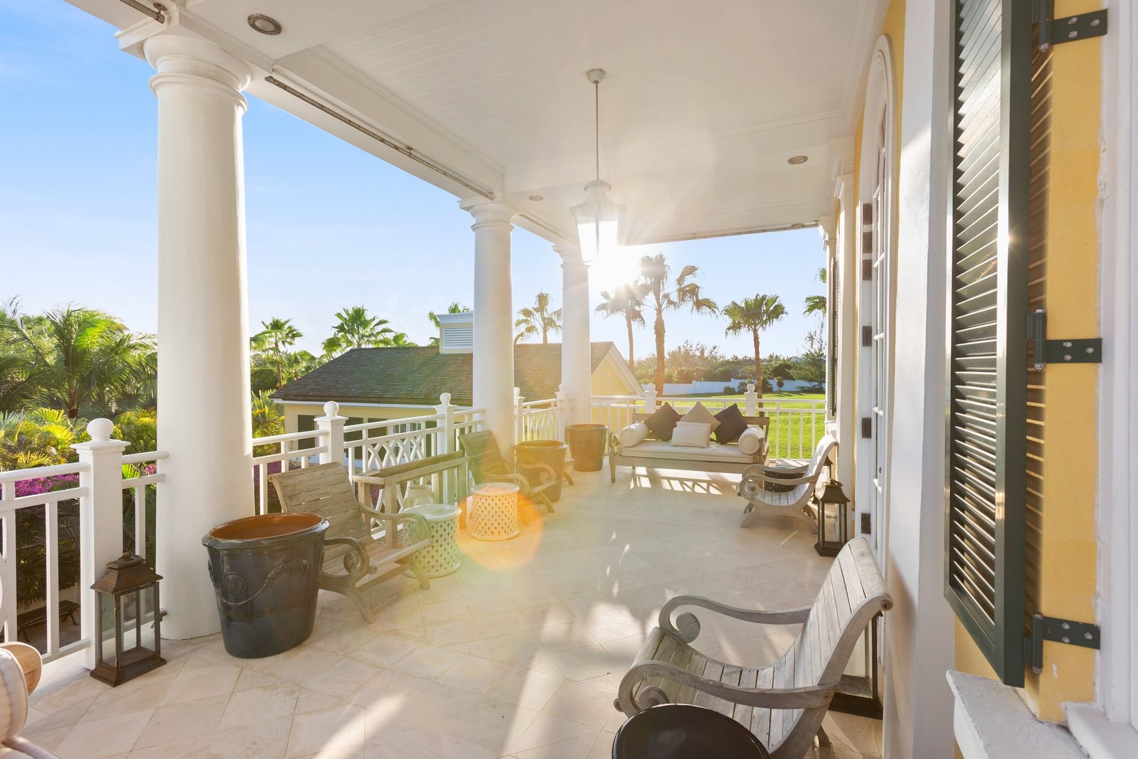 An Exclusive Ocean Front Villa On The World Famous Paradise Island, Bahamas Villa in Paradise Island, New Providence, The Bahamas 1 - 14213967