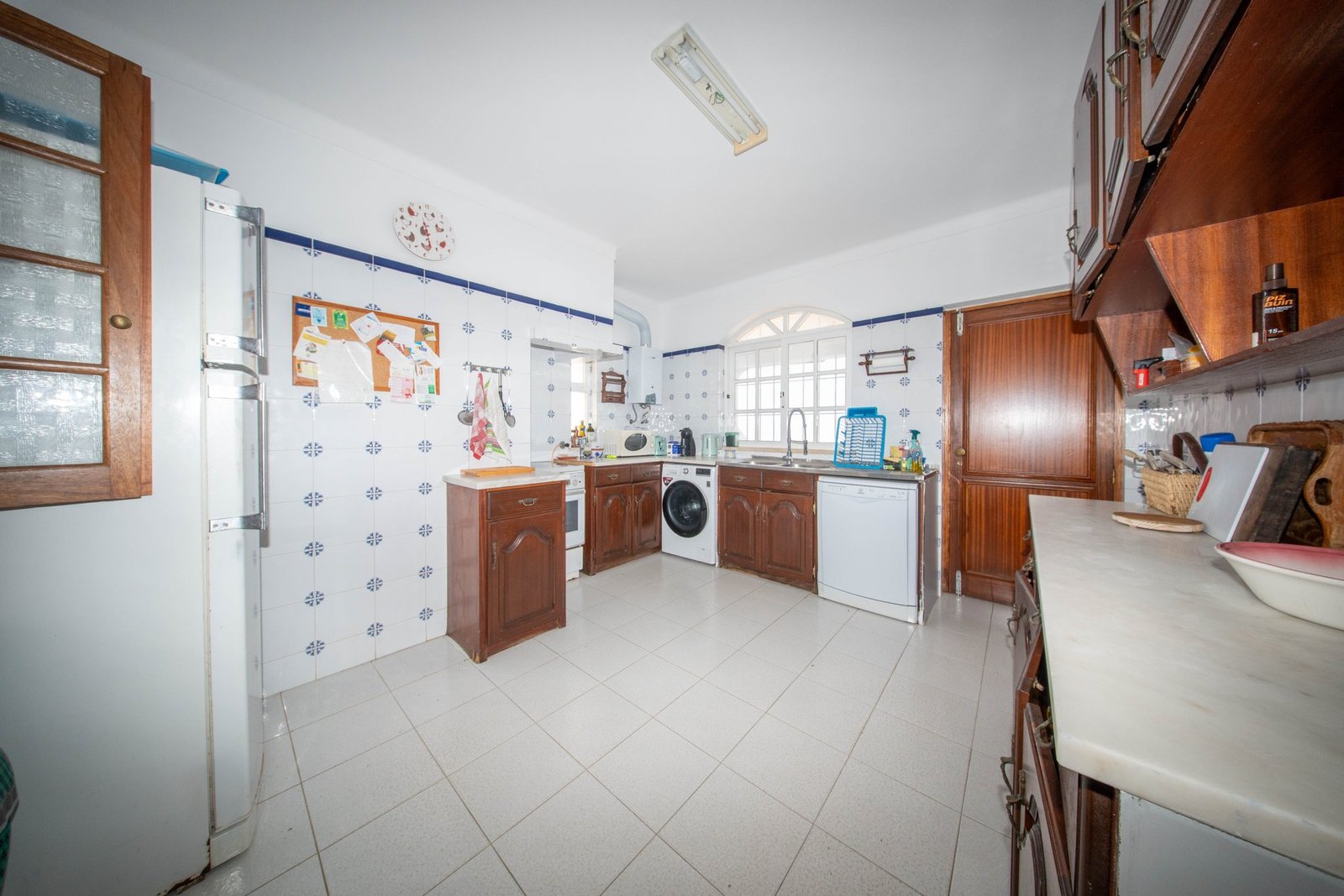 Fantastic 4 Bedroom Villa In Porches! Villa in Porches, Algarve, Portugal 1 - 15259986