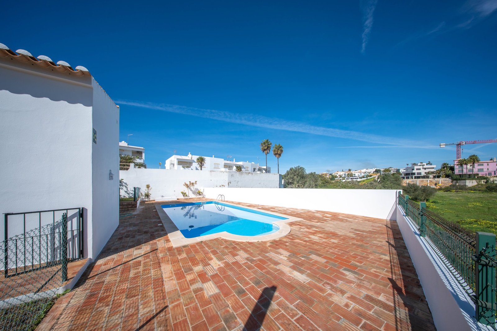 Fantastic 4 Bedroom Villa In Porches! Villa in Porches, Algarve, Portugal 1 - 15259986