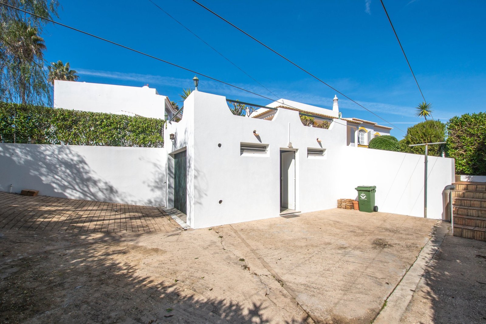 Fantastic 4 Bedroom Villa In Porches! Villa in Porches, Algarve, Portugal 1 - 15259986