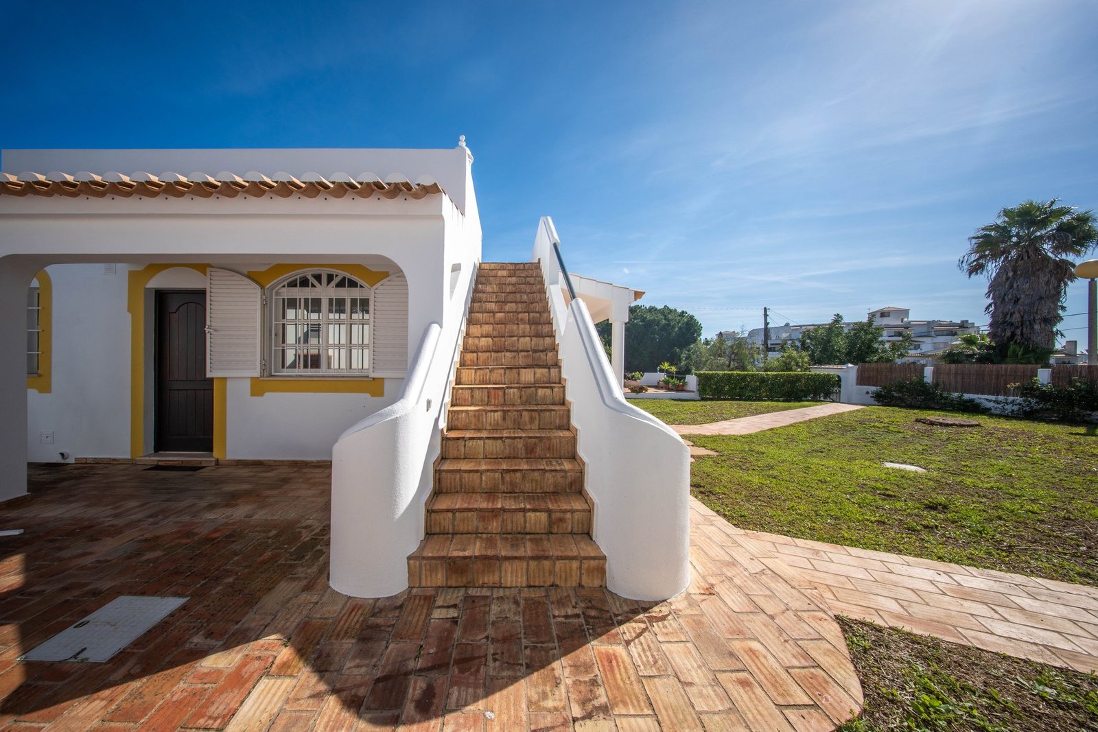 Fantastic 4 Bedroom Villa In Porches! Villa in Porches, Algarve, Portugal 1 - 15259986
