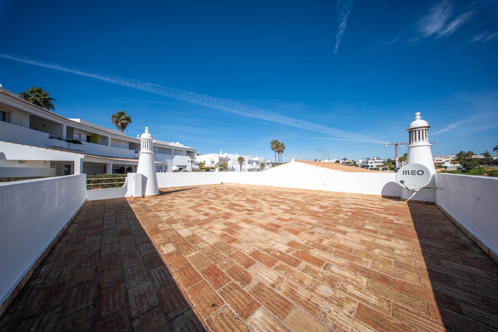 Fantastic 4 Bedroom Villa In Porches! Villa in Porches, Algarve, Portugal 1 - 15259986
