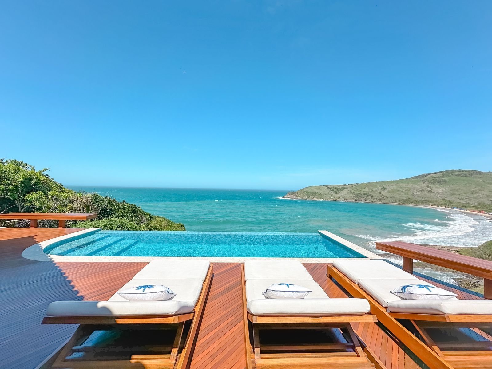 Modern Property Embraced By The Sea And Nature. Villa in Rio de Janeiro, State of Rio de Janeiro, Brazil 1 - 15301932