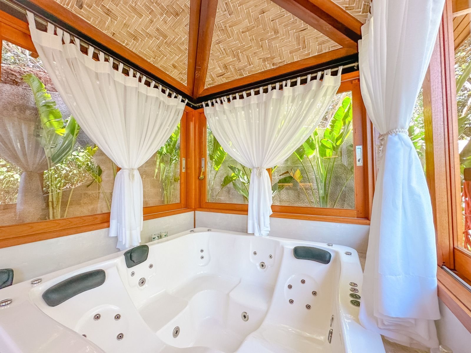 Modern Property Embraced By The Sea And Nature. Villa in Rio de Janeiro, State of Rio de Janeiro, Brazil 1 - 15301932