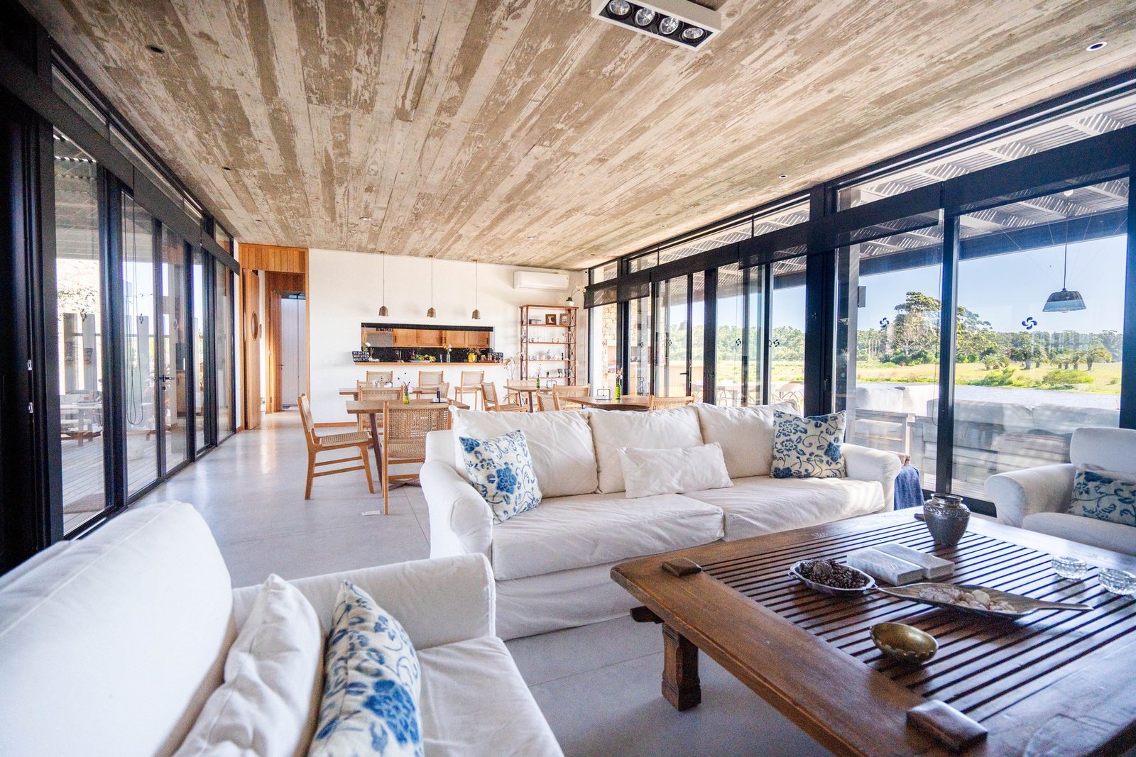 Spectacular House In Punta Del Este, Uruguay Villa in San Vicente, Maldonado Department, Uruguay 1 - 13924645