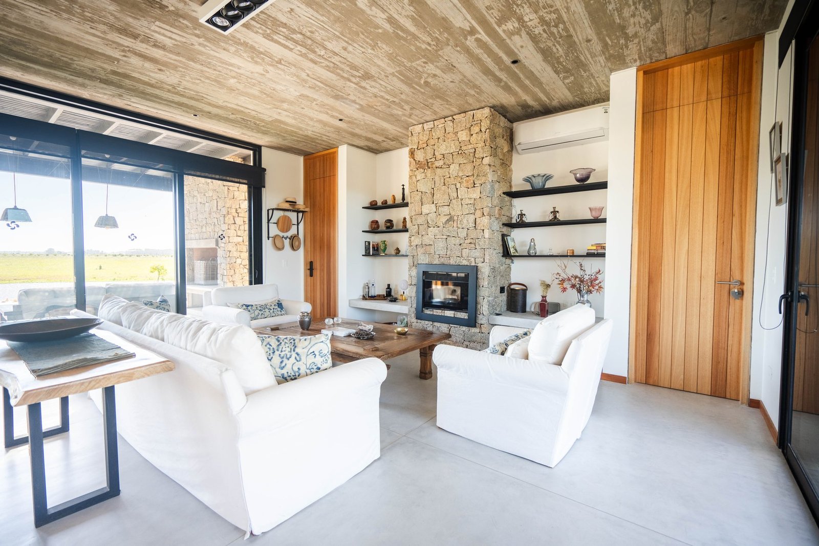 Spectacular House In Punta Del Este, Uruguay Villa in San Vicente, Maldonado Department, Uruguay 1 - 13924645